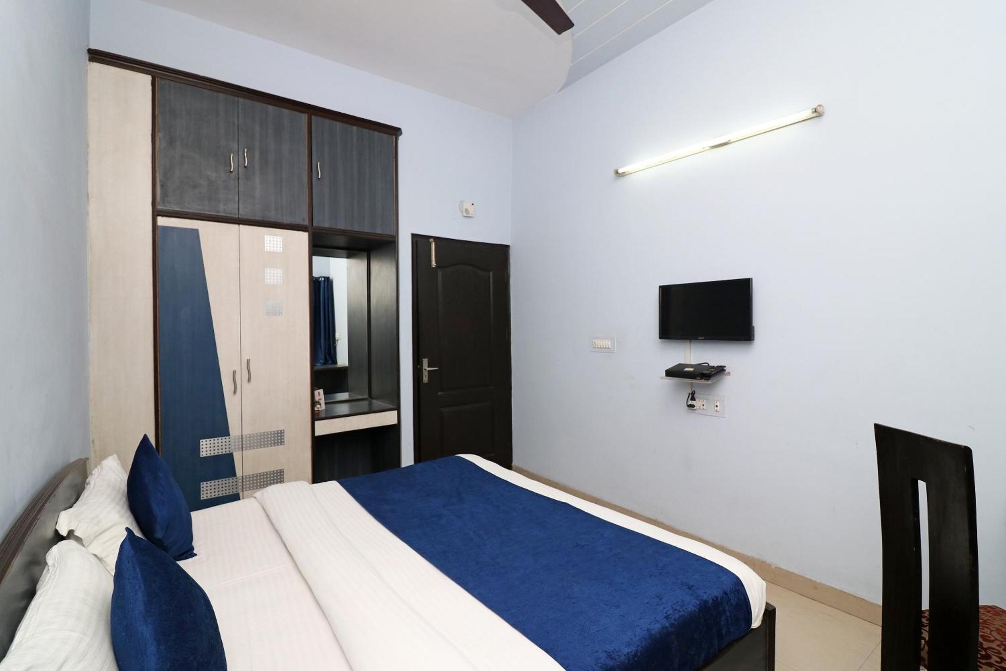 Hotel O Alpine Residency Фаридабад Экстерьер фото
